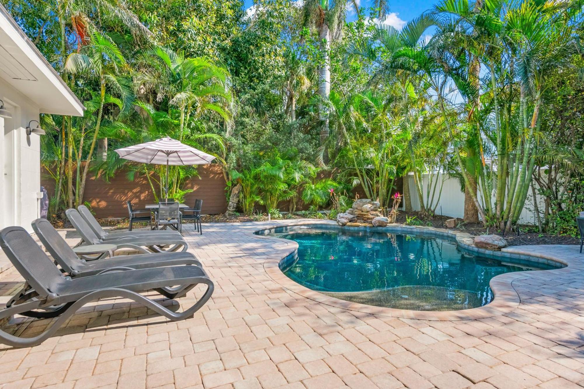 Sandy Pants - Designer Beach Chic Home Steps To Beach Backyard Oasis W Heated Pool Anna Maria Exterior foto